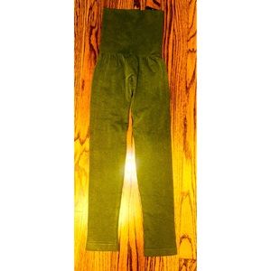 NWT Yelete Army Green Leggings Stretch Pants One Size